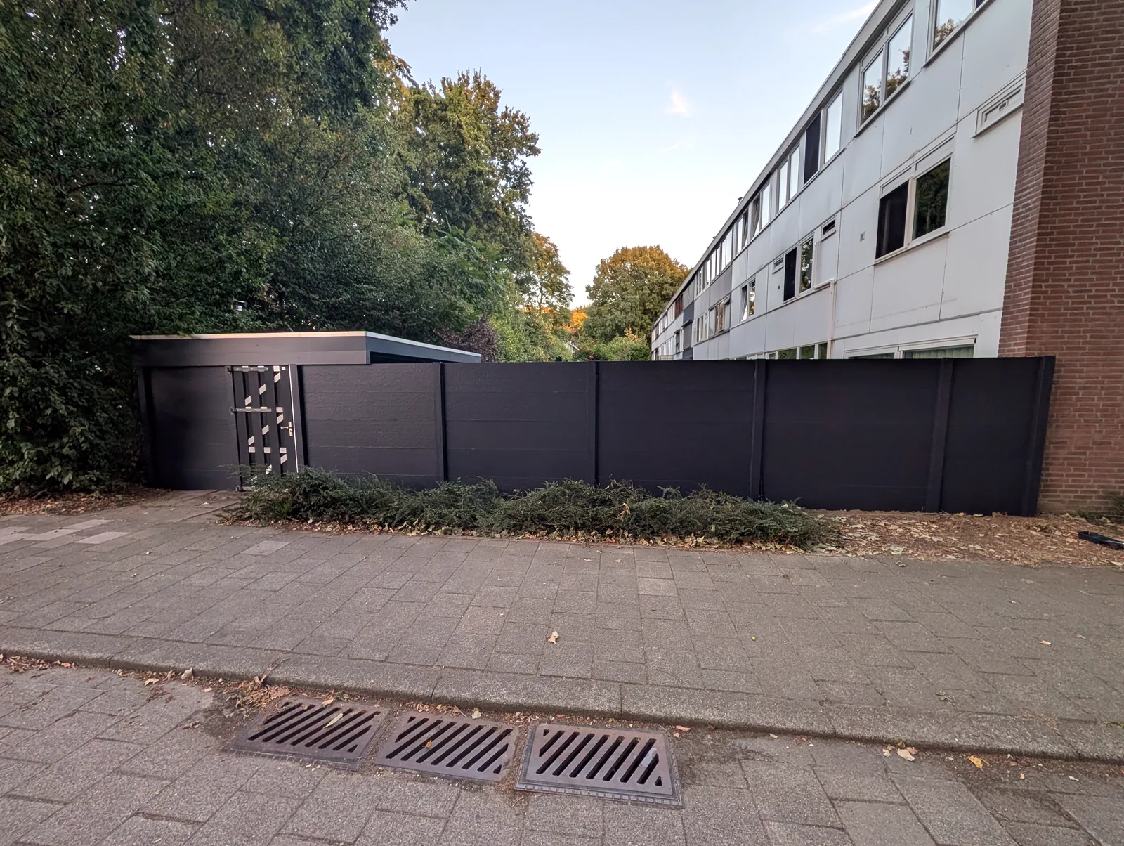 Geschilderde betonnen schutting Sittard
